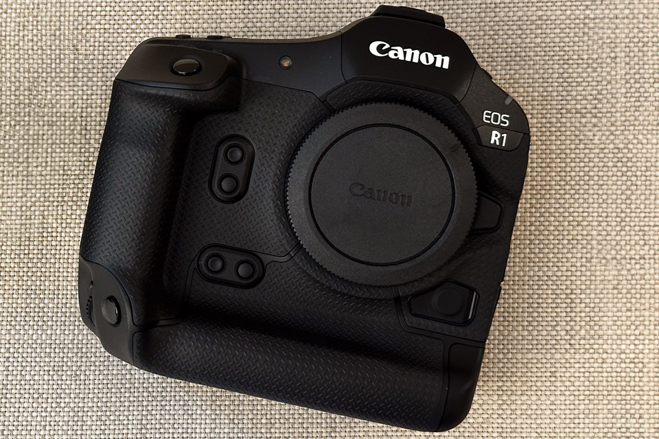 Canon EOS R1 Canon EOS R1