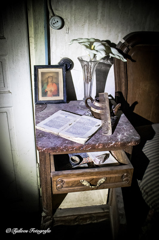 Bedside table Bedside table