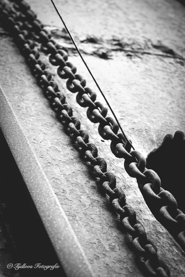 Chains Chains