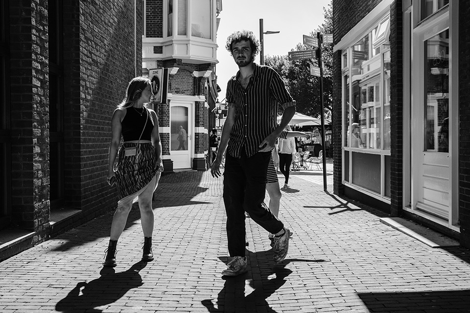 Street photo with flip-out screen