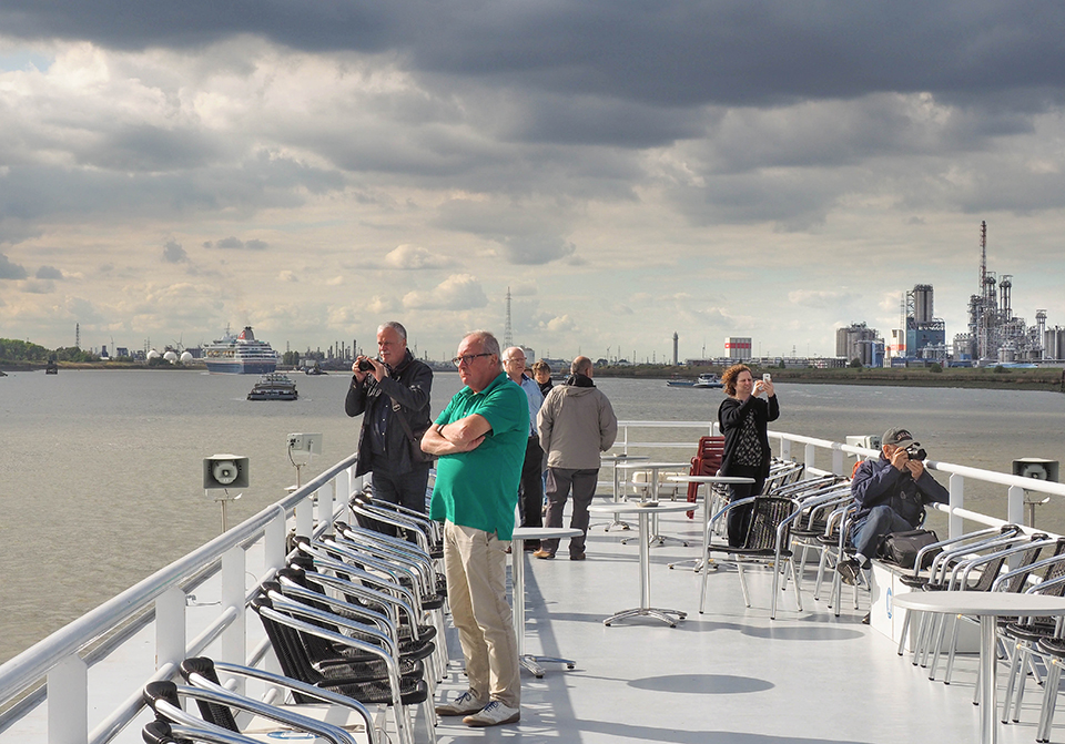 Antwerp harbour boat trip E M1 II Antwerp harbour boat trip E M1 II