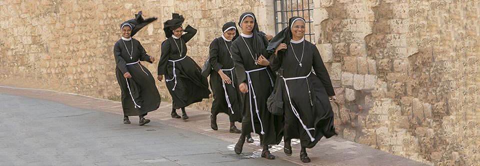 Nuns in Assisi Nuns in Assisi