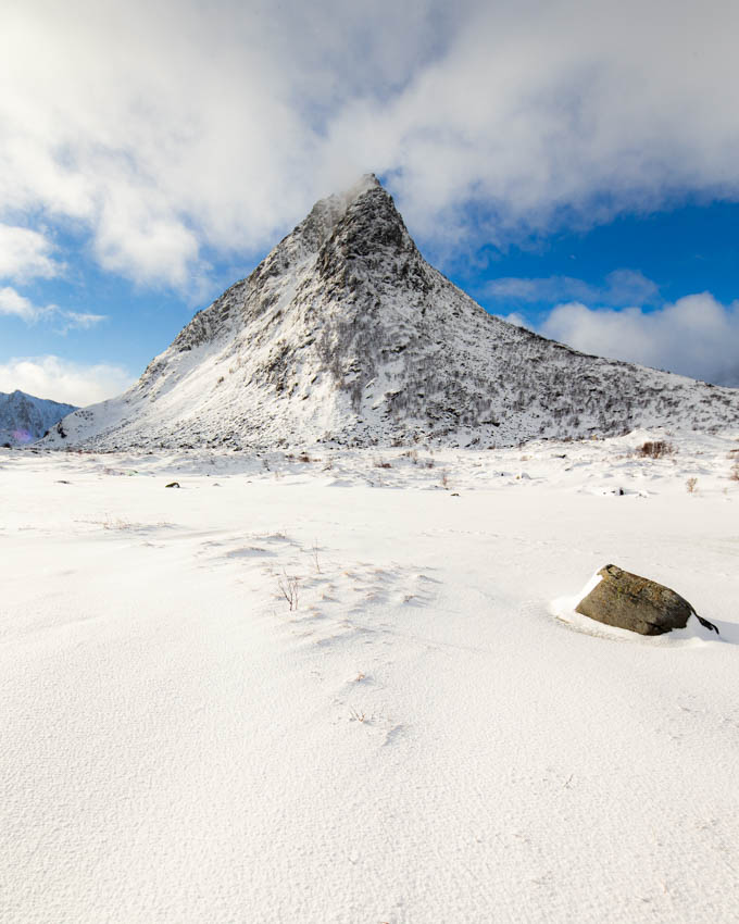 2017 nando lofoten distracting stone