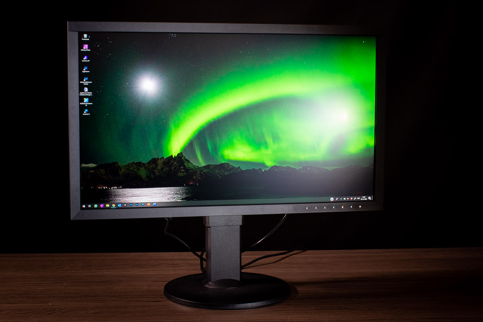 Nando eizo cs2731 reflections 2