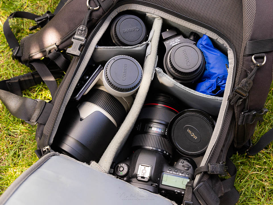 Nando camera bag packed too full