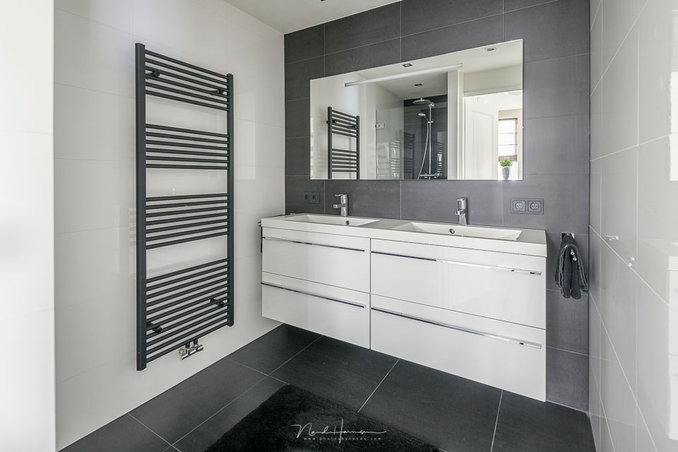 Nando tidy bathroom Nando tidy bathroom
