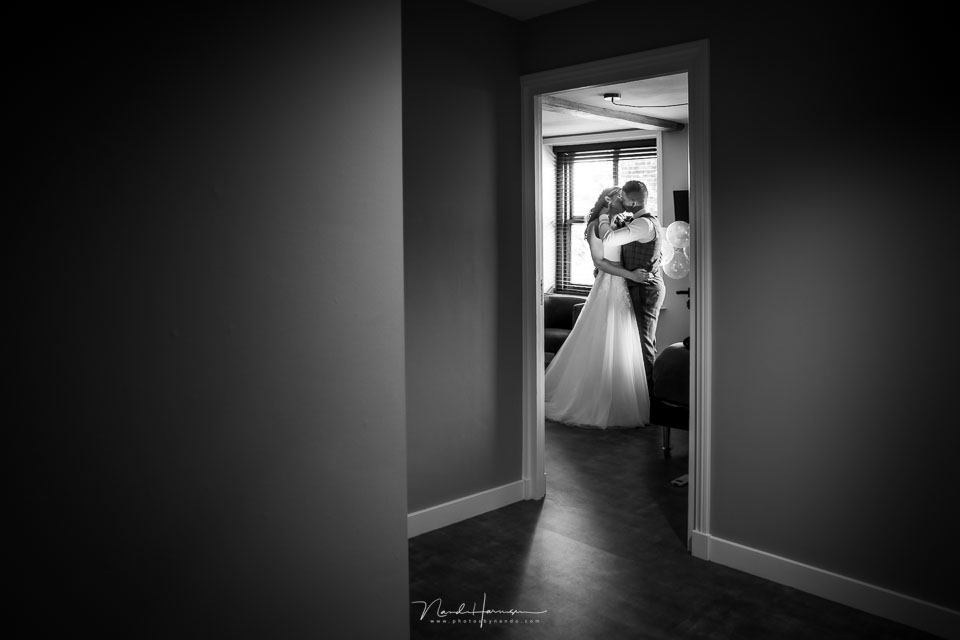 Nando wedding photographer bride and groom flash Nando wedding photographer bride and groom flash