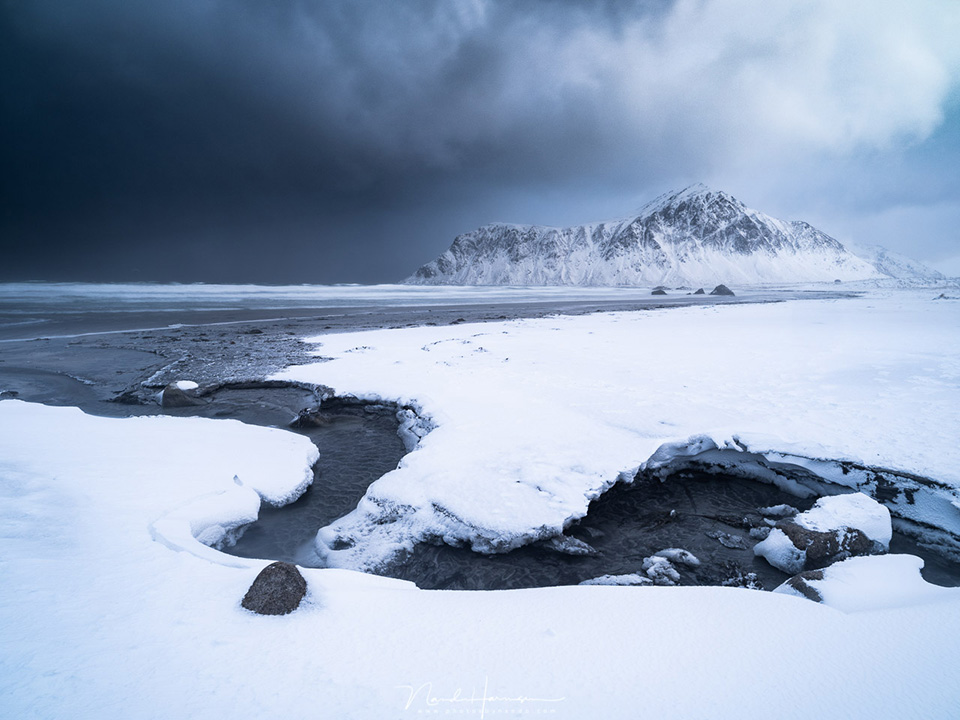 On Skagsanden beach in Lofoten, a perfect place for photographing with filters. (Fujifilm GFX100 + 23mm, ISO200, f/11, 0.9 sec with Haida Red Diamond 0.9 GND and polarising filter) On Skagsanden beach in Lofoten, a perfect place for photographing with filters. (Fujifilm GFX100 + 23mm, ISO200, f/11, 0.9 sec with Haida Red Diamond 0.9 GND and polarising filter)