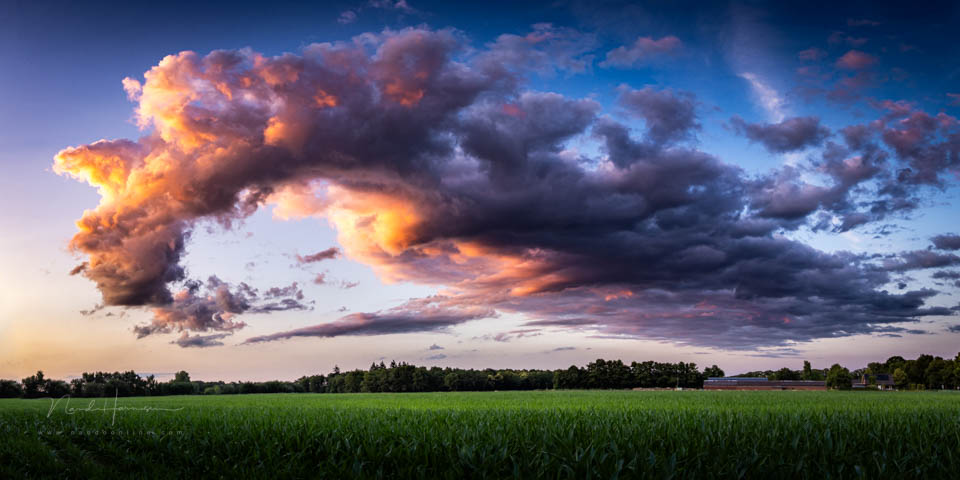 Nando cloud panorama extremely harsh