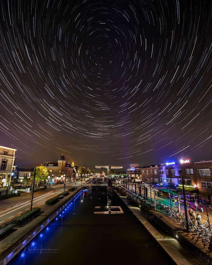 Nando 2017 star trails in the city