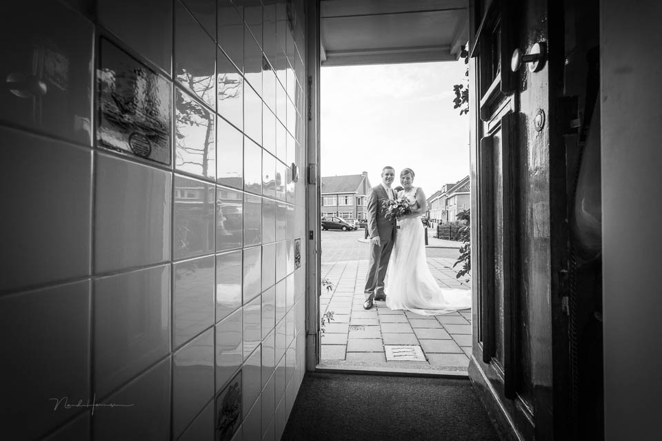 Nando bride and groom without bag Nando bride and groom without bag