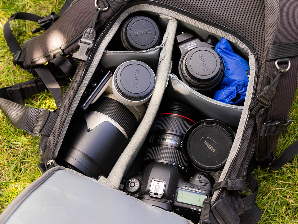 Nando with a bag full of lenses Nando with a bag full of lenses
