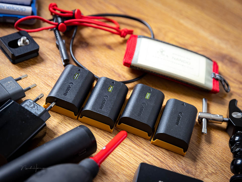 Nando spare batteries