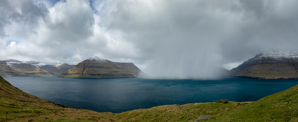 Nando snow shower