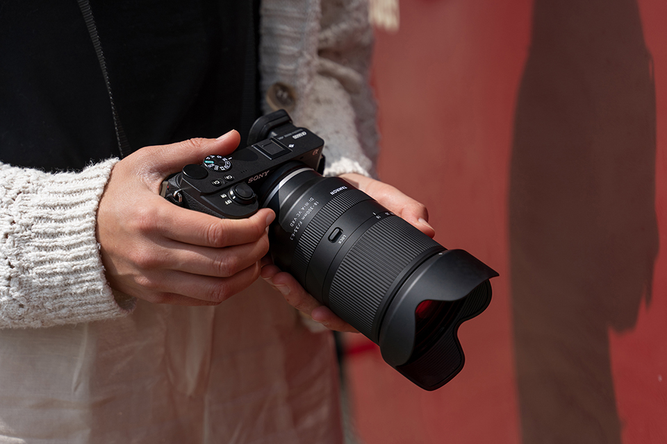 Tamron 18-300mm f/3,5-6,3 Di III-AVC VXD Tamron 18-300mm f/3,5-6,3 Di III-AVC VXD
