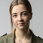 Portrait photography tip: Put your weight on your back foot Portrait photography tip: Put your weight on your back foot