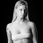 Studio photography tip: Completely black background