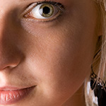 Portrait photography tip: Focus on a detail
