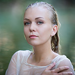 Portrait shoot ideas: cool off with water
