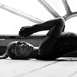 Portrait photography tip: use a window as raking light Portrait photography tip: use a window as raking light