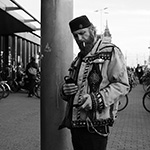 Street photography tip: How to take photos without being noticed