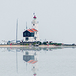 How to create reflections in Photoshop