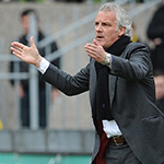 Sports photography tip: Keep an eye on the coach Sports photography tip: Keep an eye on the coach