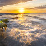 Exposure bracketing without a tripod
